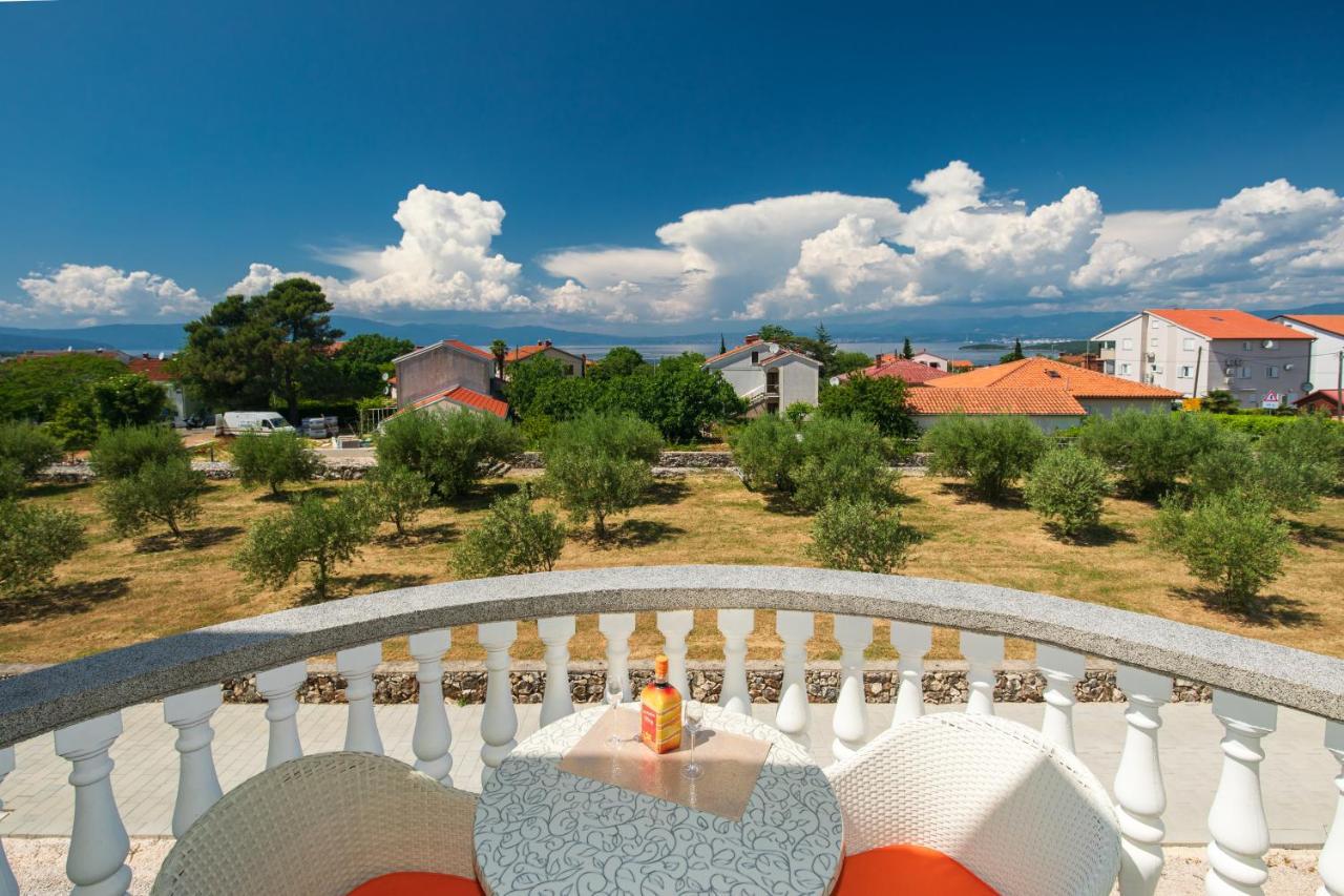 Vila Panorama By El-Pi Tours Malinska Buitenkant foto