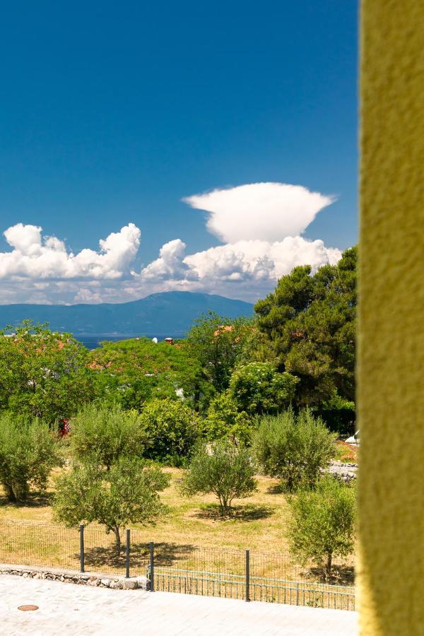 Vila Panorama By El-Pi Tours Malinska Buitenkant foto