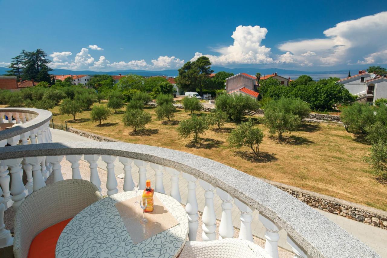Vila Panorama By El-Pi Tours Malinska Buitenkant foto