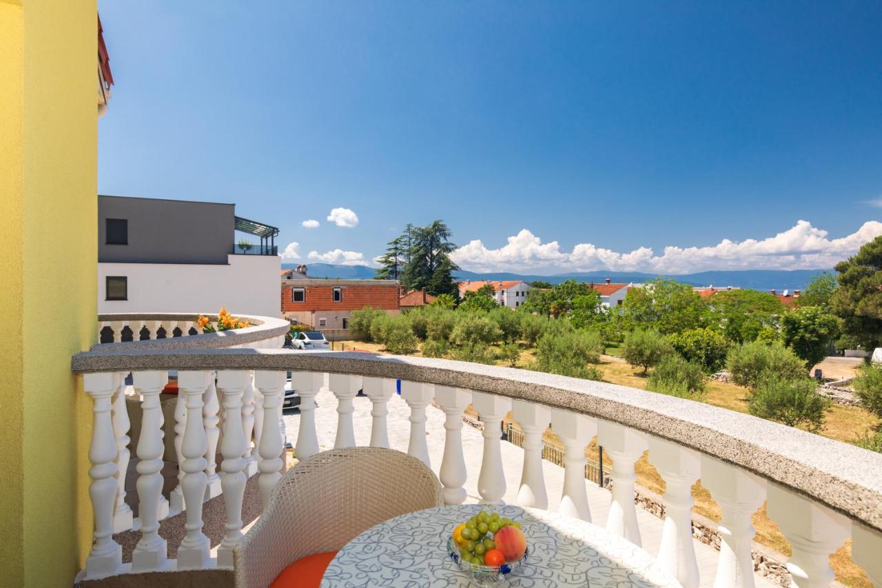 Vila Panorama By El-Pi Tours Malinska Buitenkant foto