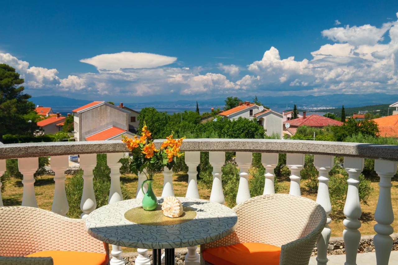 Vila Panorama By El-Pi Tours Malinska Buitenkant foto